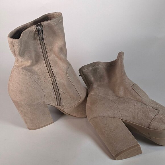 Dolce Vita Tan/Brown Ankle Boots. Size 8, slight heels for comfort - Picture 7 of 8